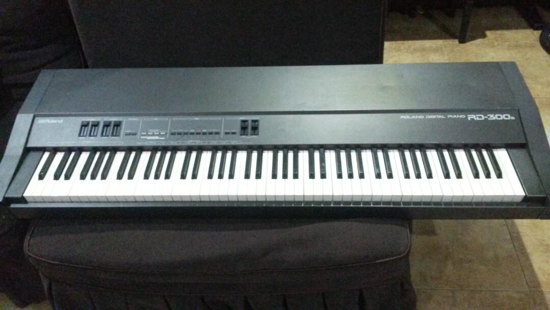 Roland digital piano RD-300r (Category: Musical Instruments) located in Pasig City. Submitted by gli_add (Listing ID 247949426, Image 3). Description: For sale roland rd-300r digital stage piano, 220volts, good condition..