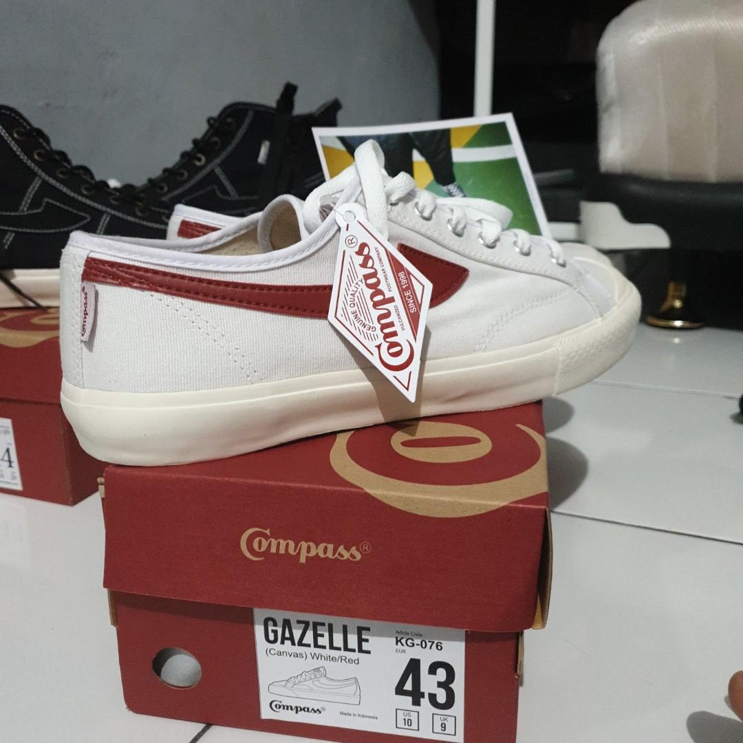 Sepatu Compass Gazelle White Red Low Size 43 Fesyen Pria Sepatu Sneakers Di Carousell