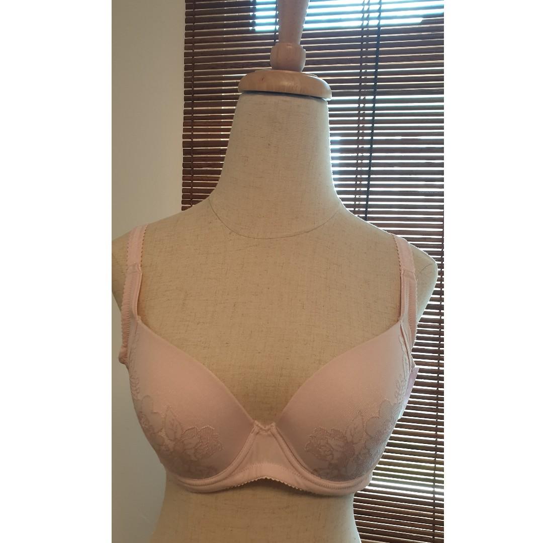 Triumph Bra Size 80c Women S Fashion Clothes Others On Carousell