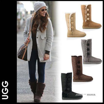 triple bailey button uggs