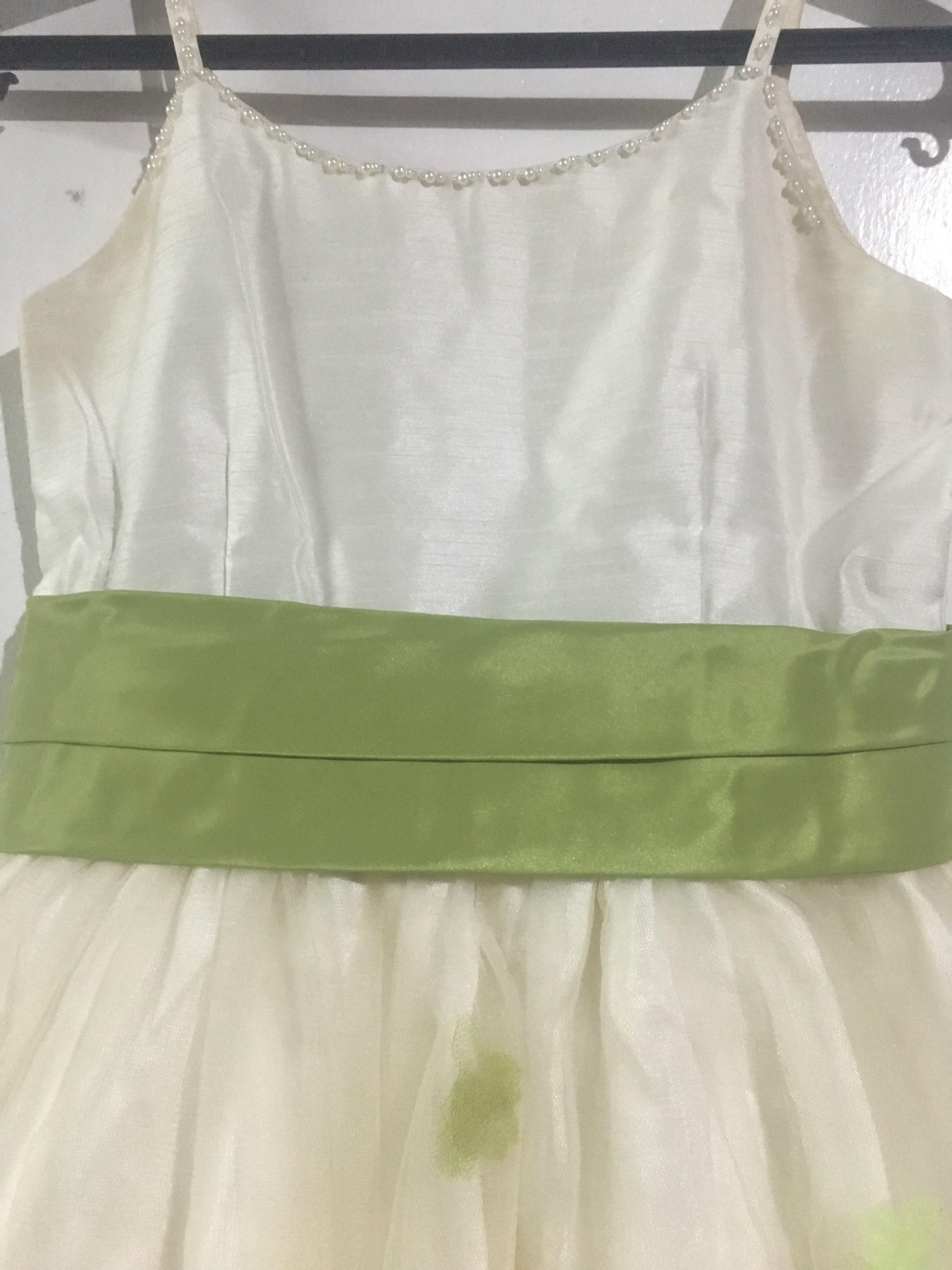 White with green combination gown, Women's Fashion, Dresses & Sets, Evening dresses & gowns on Carousell White with green combination gown, Women's Fashion, Dresses & Sets, Evening dresses & gowns on Carousell
