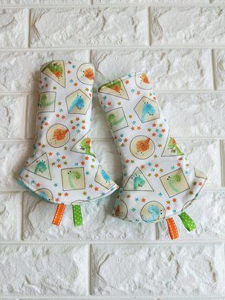 Fluffyandco Corner Curved Drool Pads for (Tula, Lennylamb, Ergo, Boba, Manduca, Lillebaby, Kokadi, Emeibaby etc)