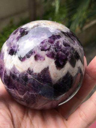 Dreamy amethyst sphere high grade