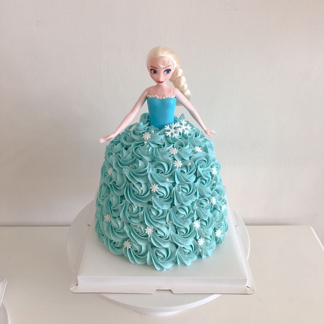 Barbie Doll Cake Kaishe Banaye |Doll Cake Recipe |Doll Cake Design |New Cake  Wala - YouTube