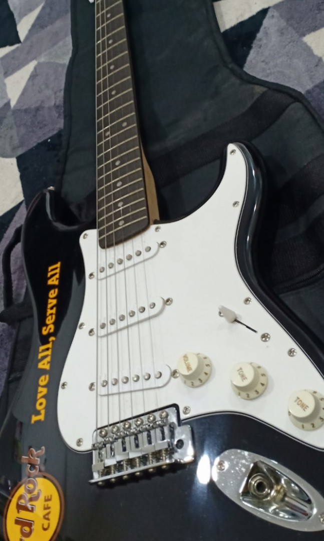 Fender Stratocaster exclusive from Hardrock cafe, Hobbies & Toys, Music