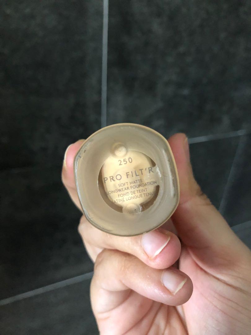 Fenty hotsell 250 foundation
