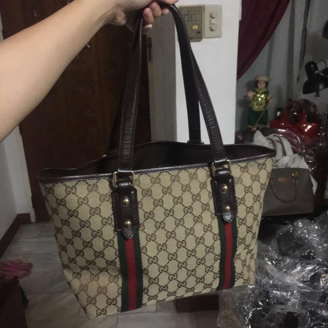 Gucci tote sherry line (Category: Luxury Bags & Wallets) located in Quezon City. Submitted by leatherco (Listing ID 248101026, Image 3). Description: Authentic Rank a Inclusion: dustbag Material: canvas.