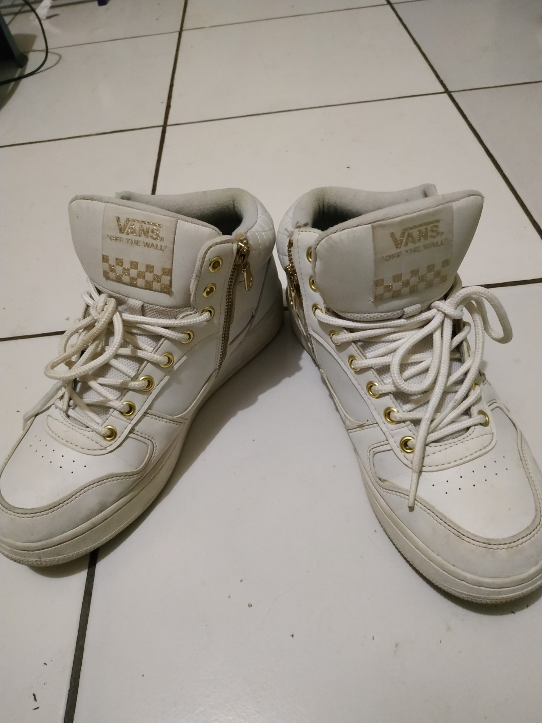 vans magna v2204
