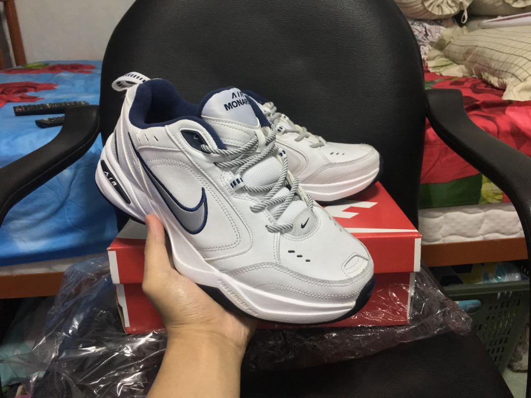 sepatu nike air monarch