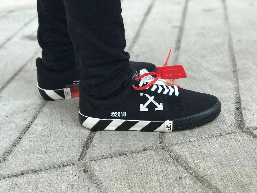 Vulc low online off white