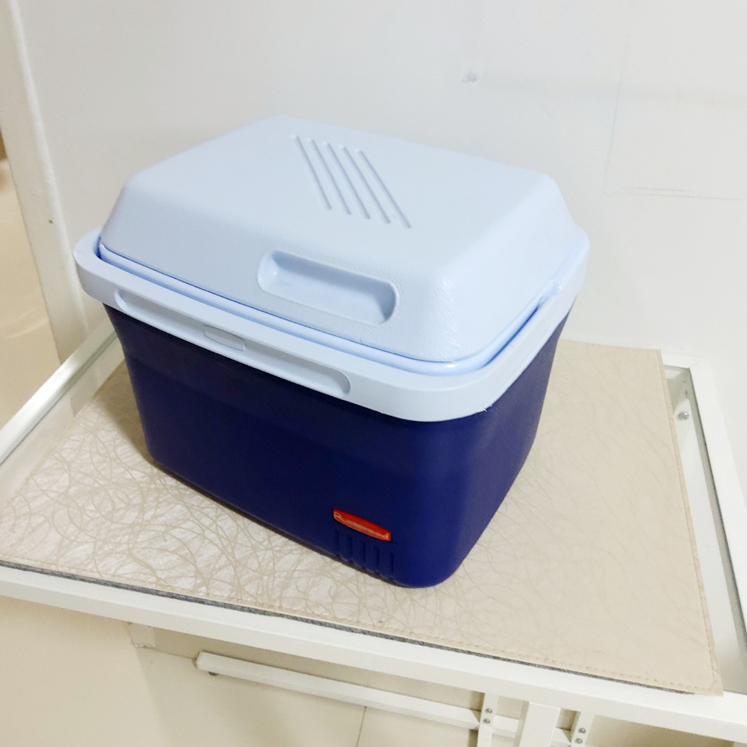 Small clearance rubbermaid cooler