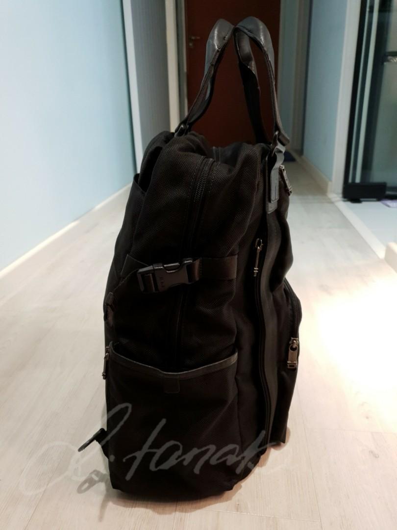 Tumi 22380 top