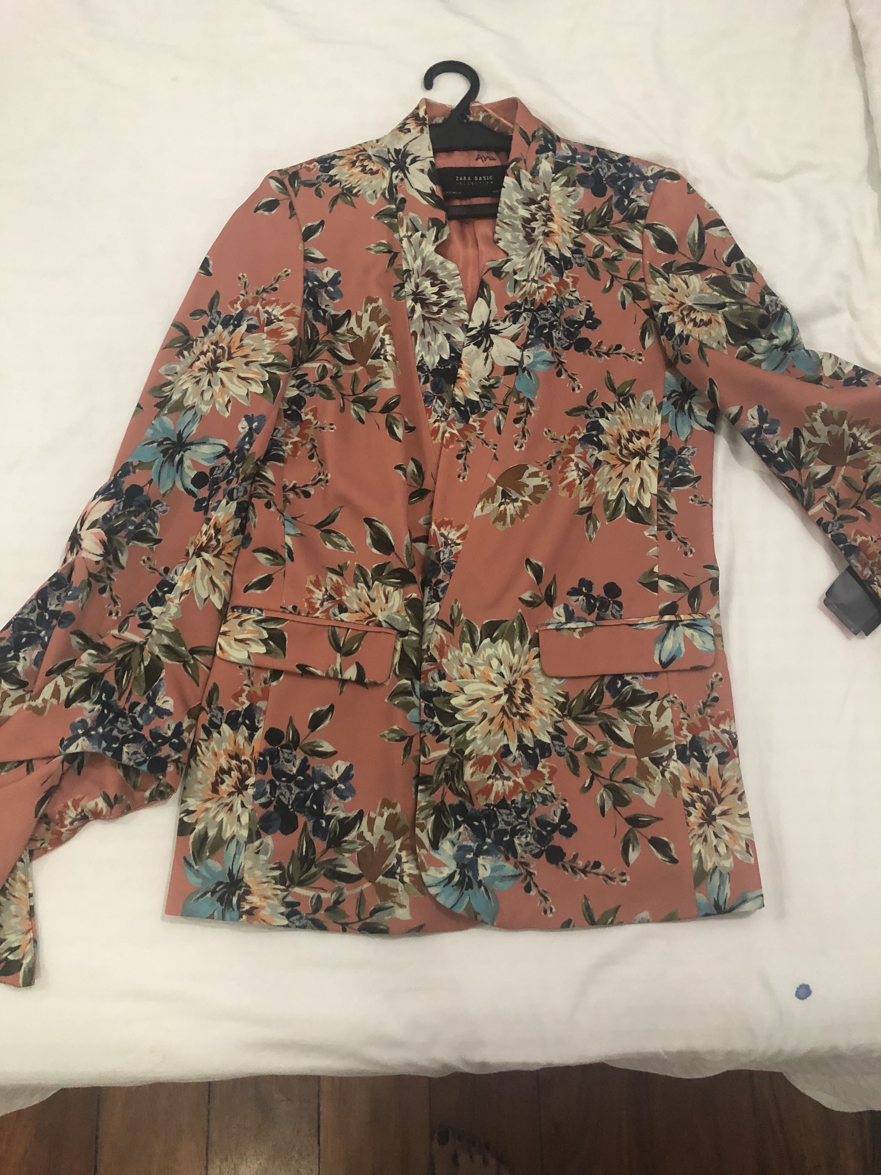 Zara floral blazer on Carousell