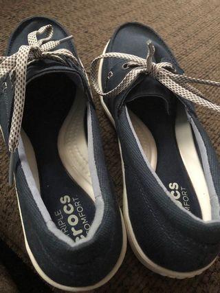 Crocs memory foam triple comfort  size 7