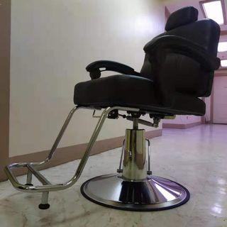 Barber Chair Hydraulic and Reclining in Matte Black Leatherette