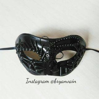 Masquerade Mask Black Mechanic