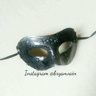 Masquerade Mask Rustic Silver