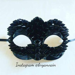 Masquerade Mask Black Spikes