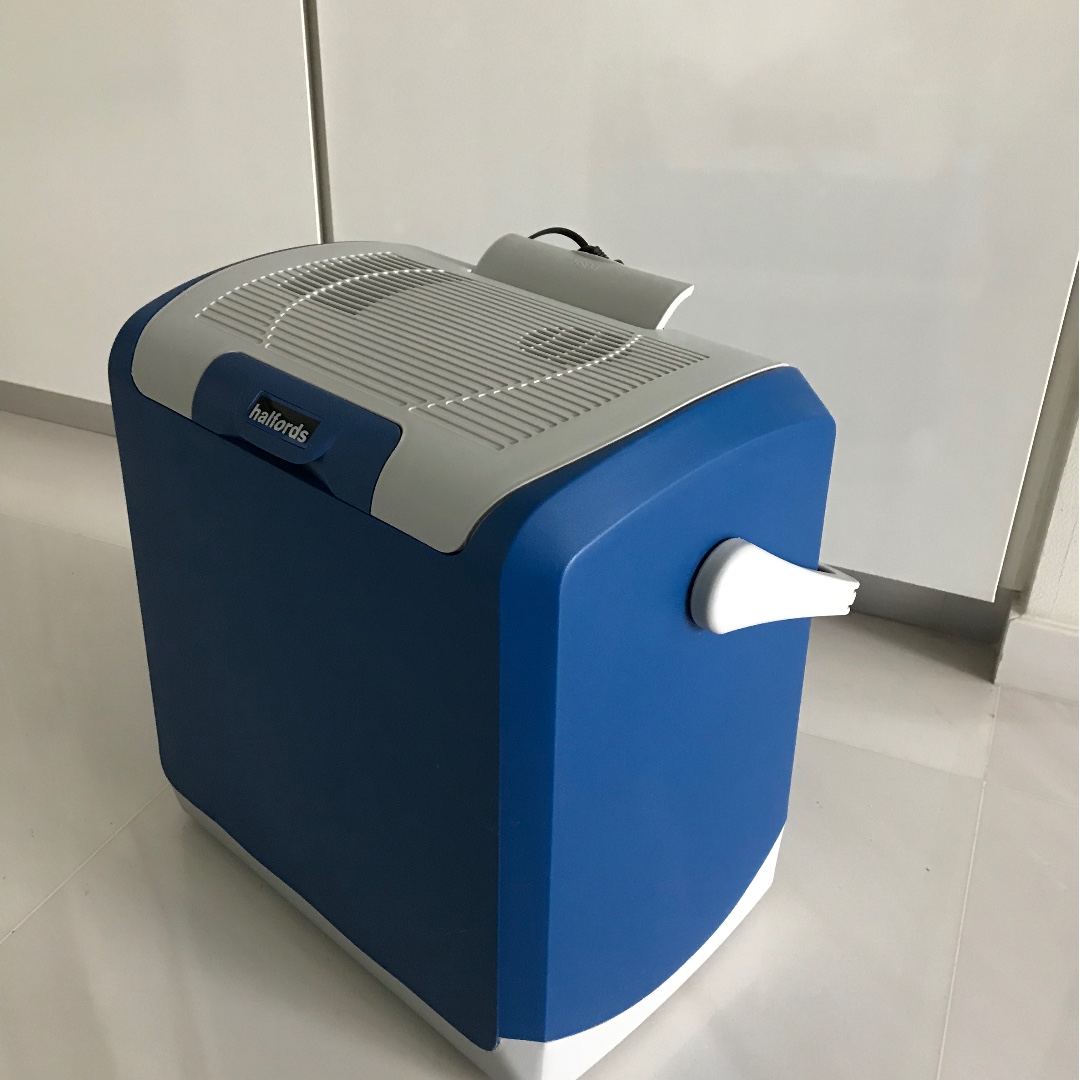 24litre cooler box plug into car, Car Accessories, Accessories on