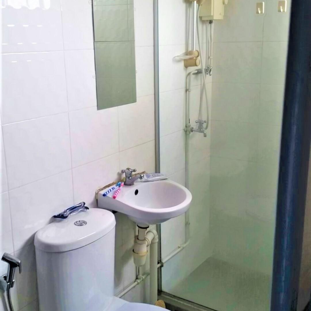 673 Hougang Ave 8 (Master Bedroom) Near MRT / AirCon / WiFi / All