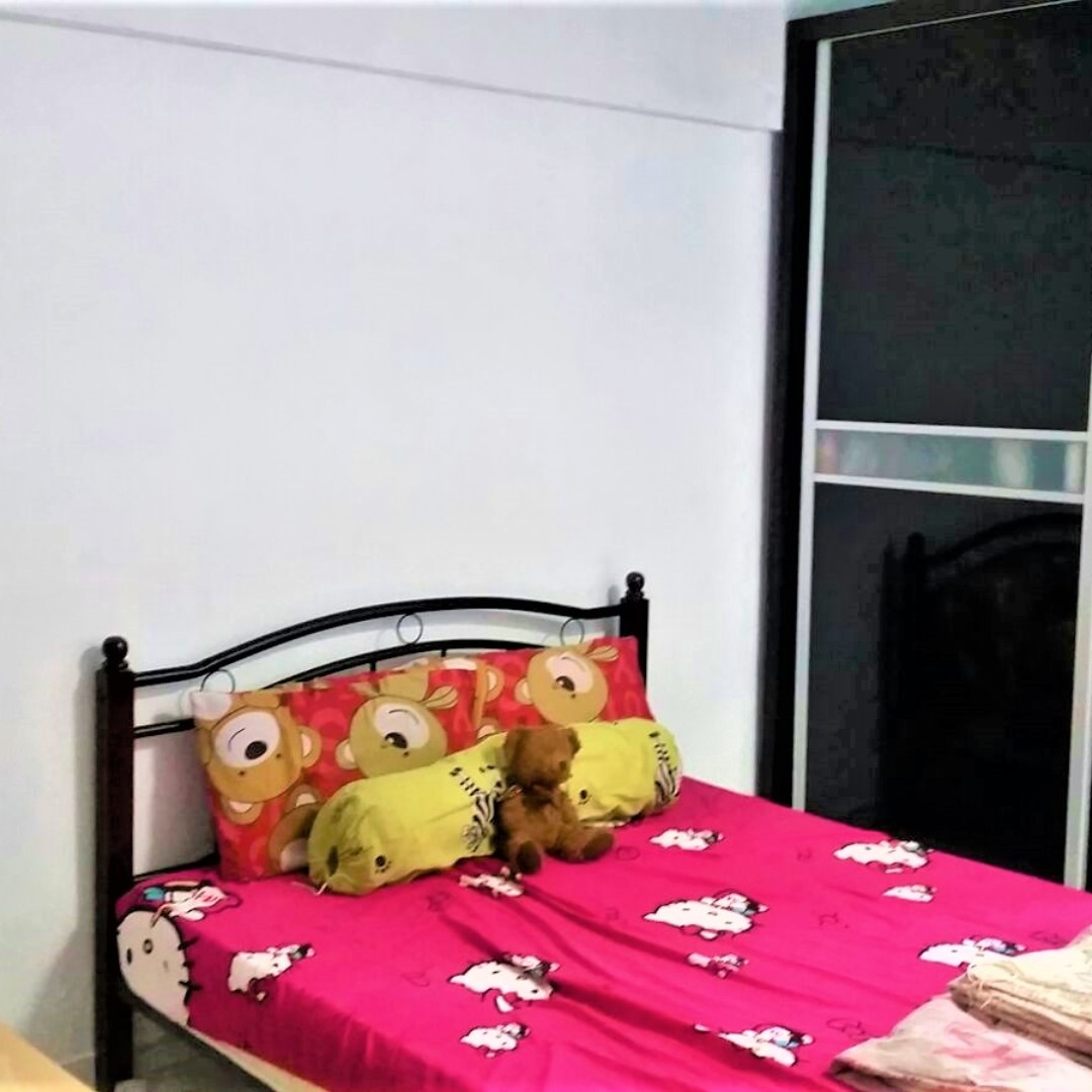 673 Hougang Ave 8 (Master Bedroom) Near MRT / AirCon / WiFi / All