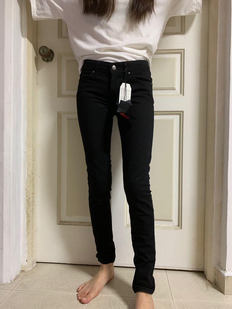 Black Levi's Mid Rise Jeans 👖 (Skinny 
