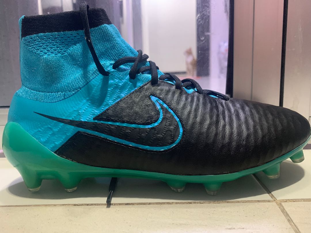 cleaning football boots