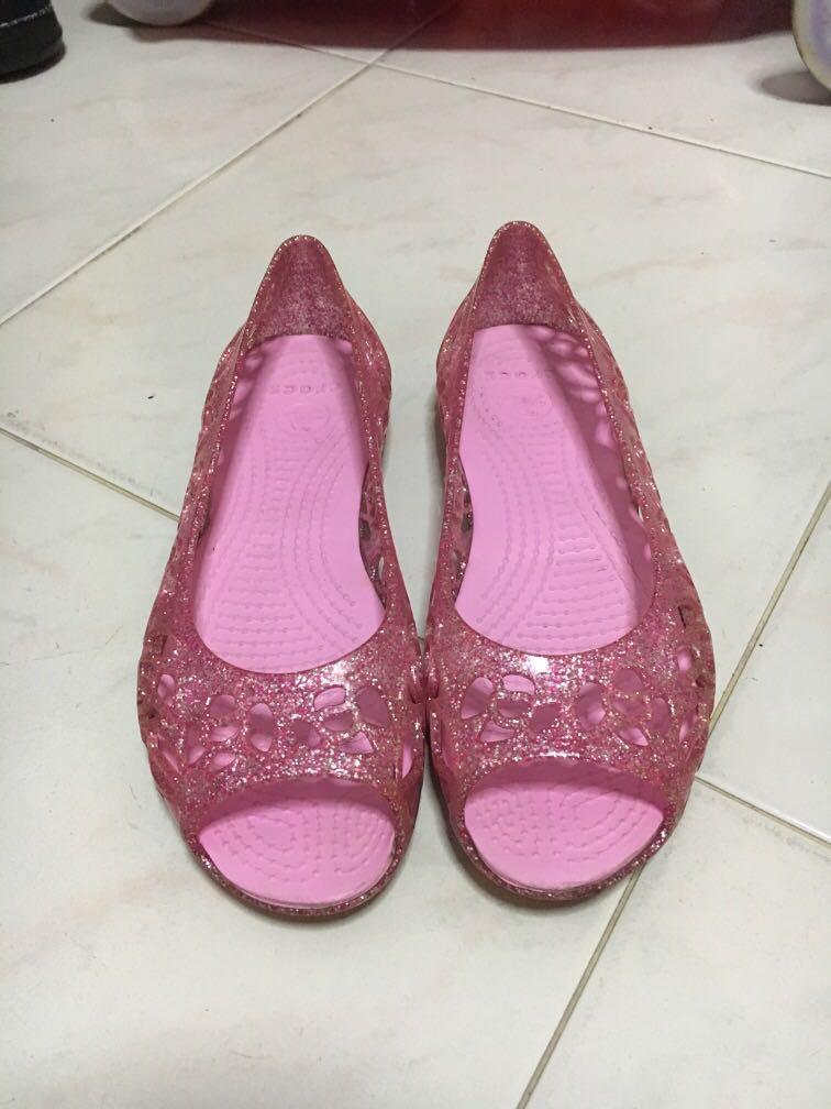 crocs chinatown point