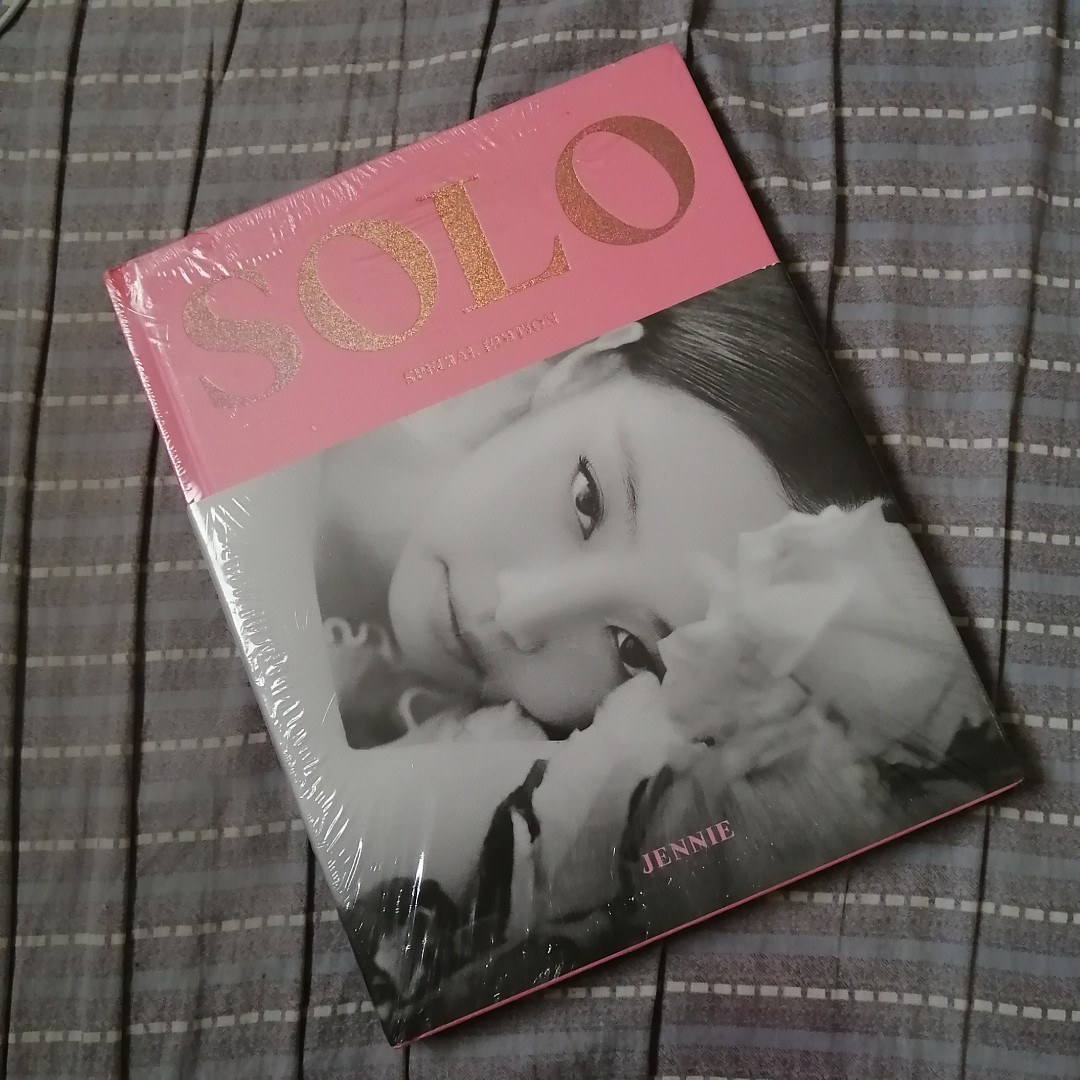 BLACKPINK Jennie Solo Special Edition Photobook