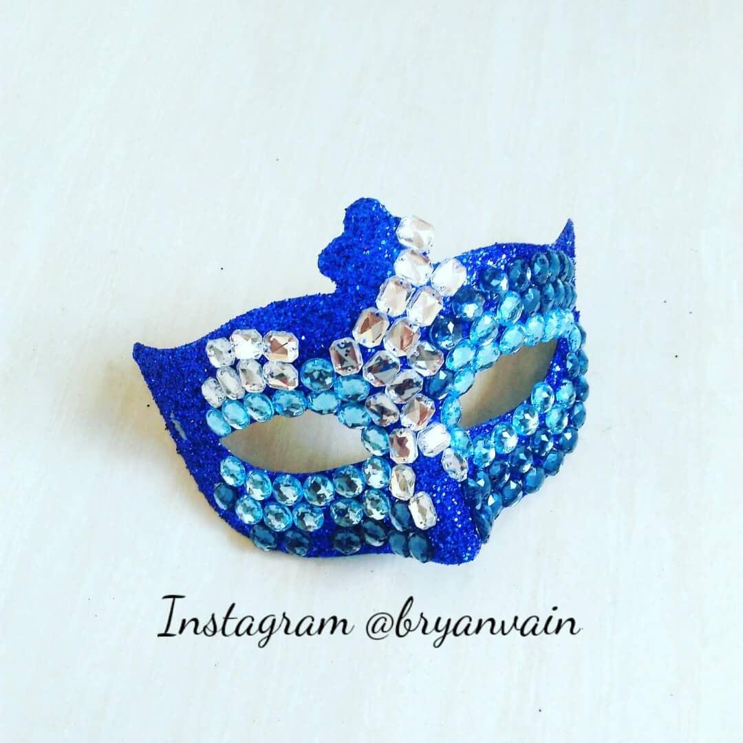 Masquerade Mask Diamonds Blue (Category: Other Accessories) located in Pasig City. Submitted by bryanvain (Listing ID 248328179, Image 1). Description: Perfect for your masquerade parties! These are made by hand with love..