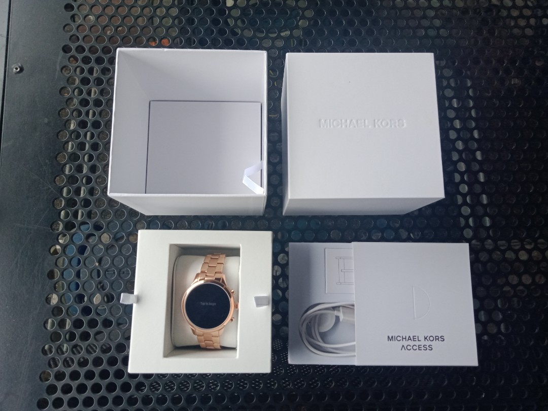 michael kors smartwatch box
