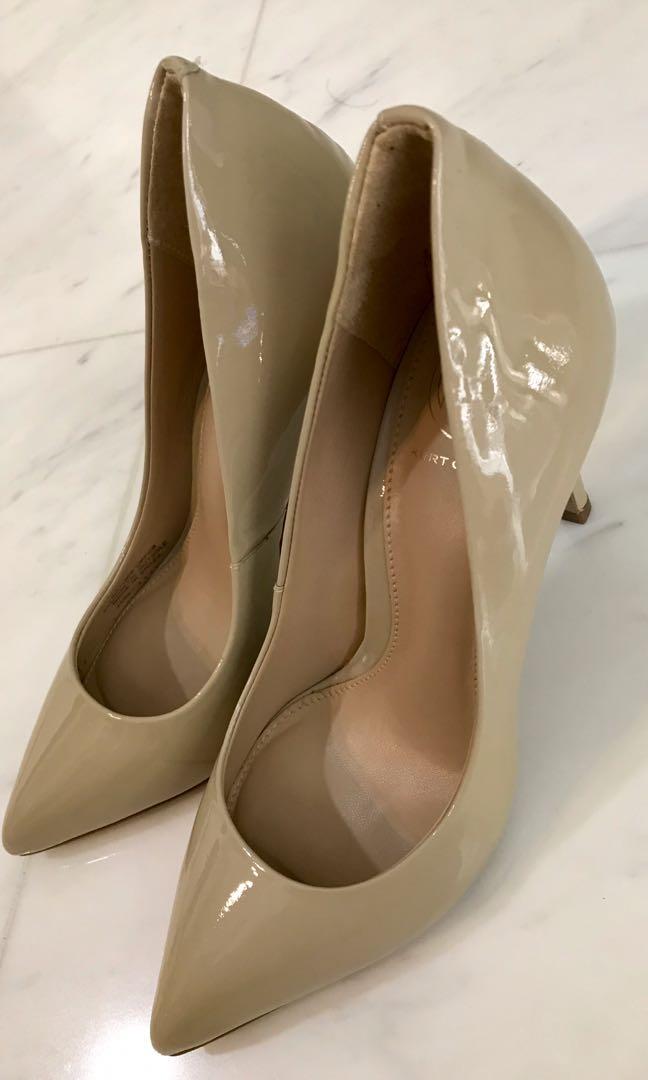 2.5 inch nude heels