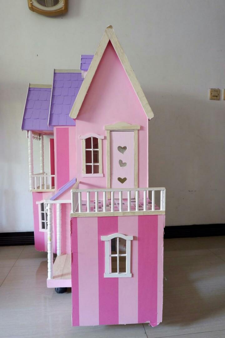 Rumah Barbie 3 Lantai Second Bagus Plus Wallpaper Toys Collectibles Mainan Di Carousell