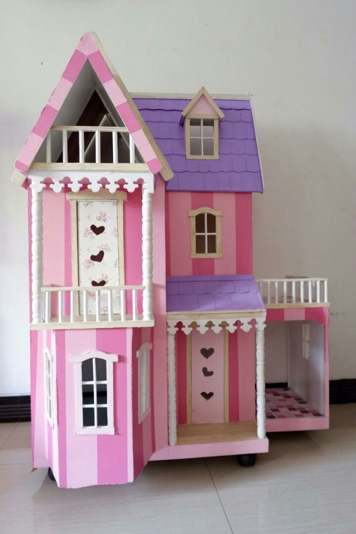 Rumah Barbie 3 Lantai Second Bagus Plus Wallpaper Toys Collectibles Mainan Di Carousell