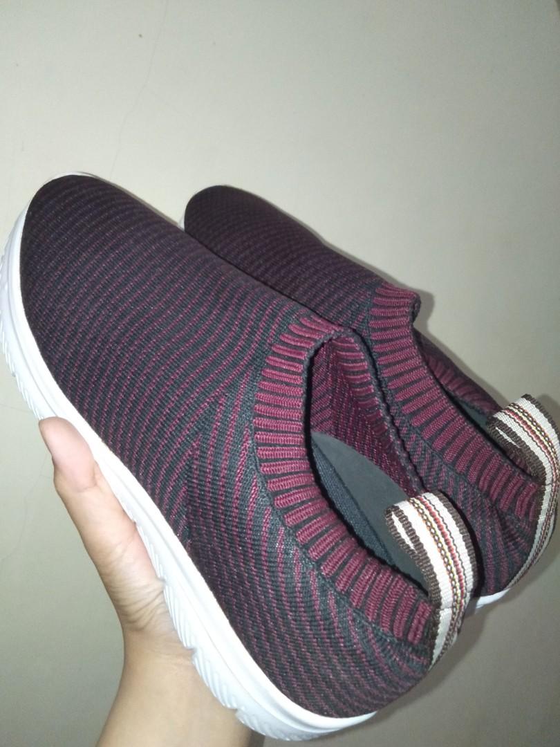 Sepatu Slip On Vector Fesyen Wanita Sepatu Di Carousell