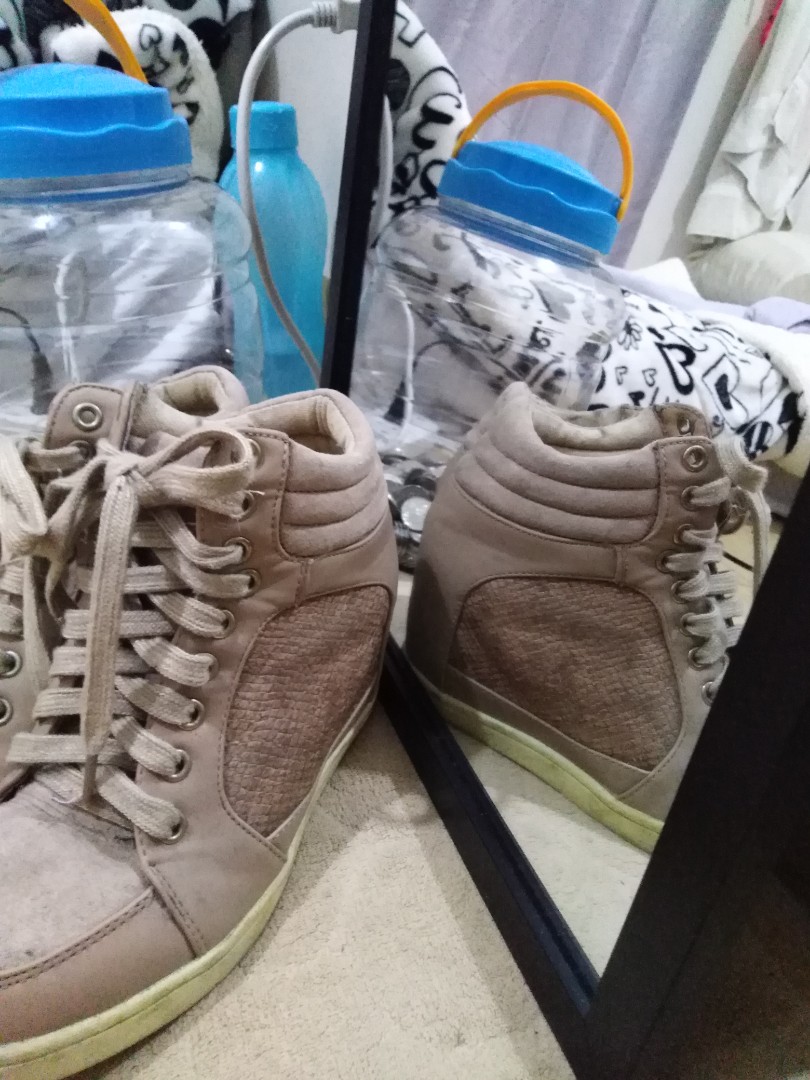 vander wedge sneaker