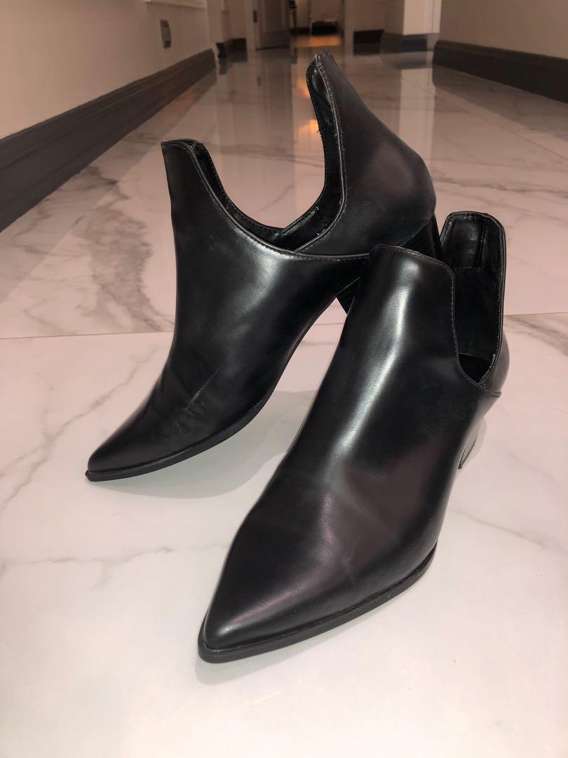 zara harness boot