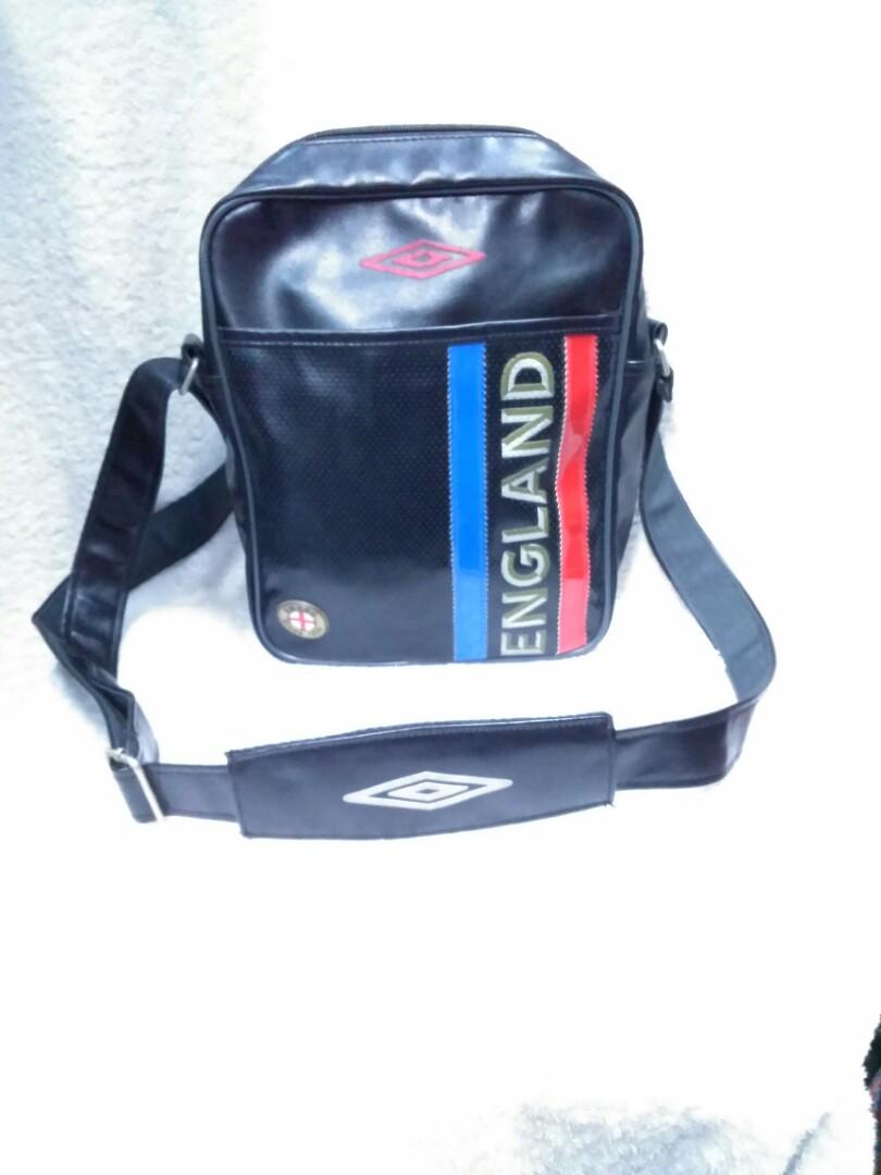 umbro sling bag