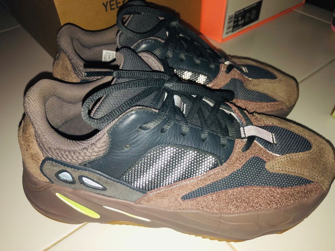 yeezy 700 static auth