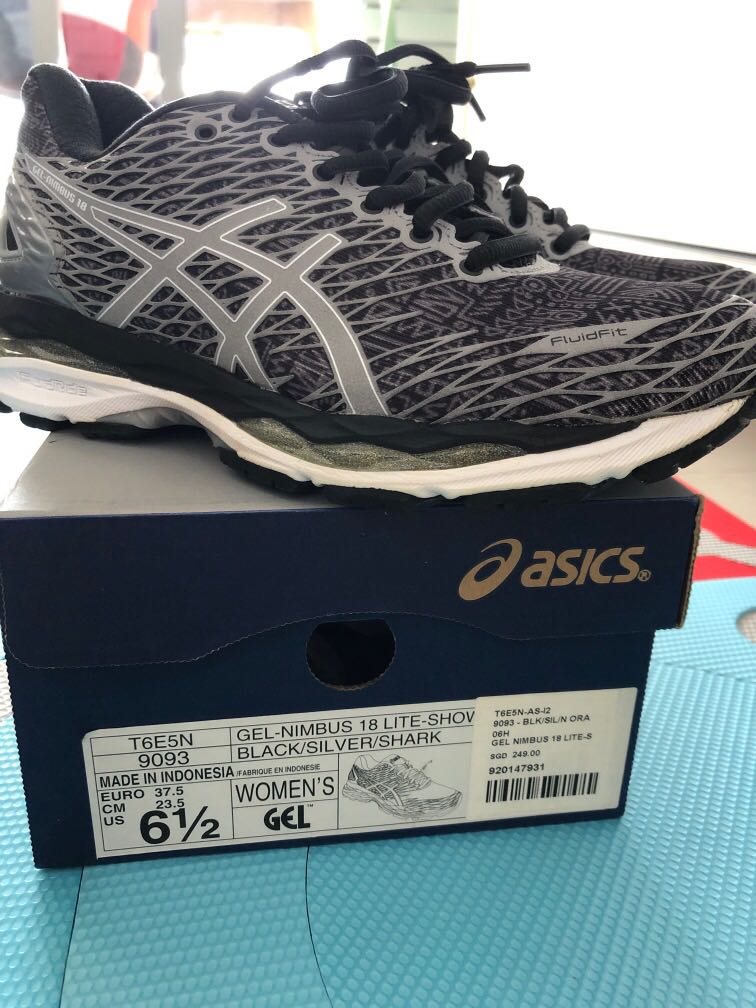 Asics t6e5n top