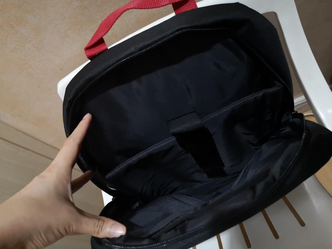 Asus Nereus Backpack (Category: Laptop Bags & Sleeves) located in Quezon City. Submitted by ddeonz (Listing ID 248473250, Image 3). Description: Size: 31.5(W) x 12(D) x 45(H) cm Weight: 0.5 kg Color: Black For laptops and other gadgets Tag & packaging included Brand new and never used Rfs: decluttering.
