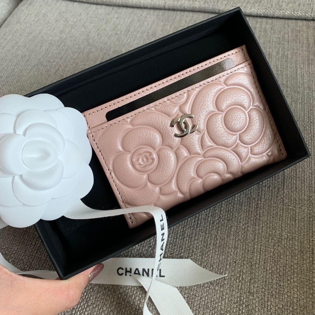 Brand New Full Set* Chanel 19B Camellia Pink Flat Card Holder Camelia,  Luxury, Bags & Wallets on Carousell