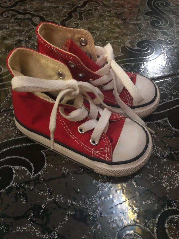 toddlers in converse