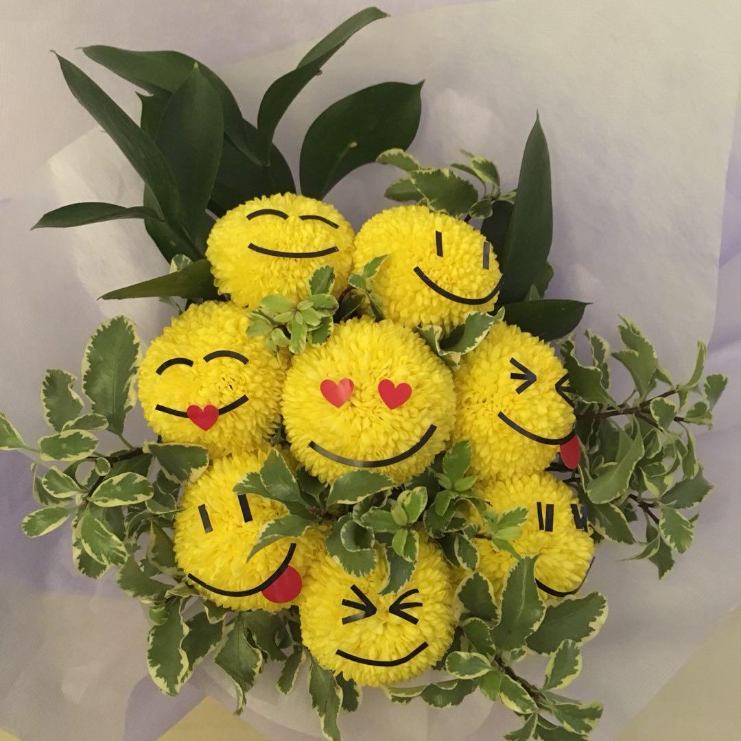 Emoji Flower Bouquet, Hobbies & Toys, Stationery & Craft, Flowers