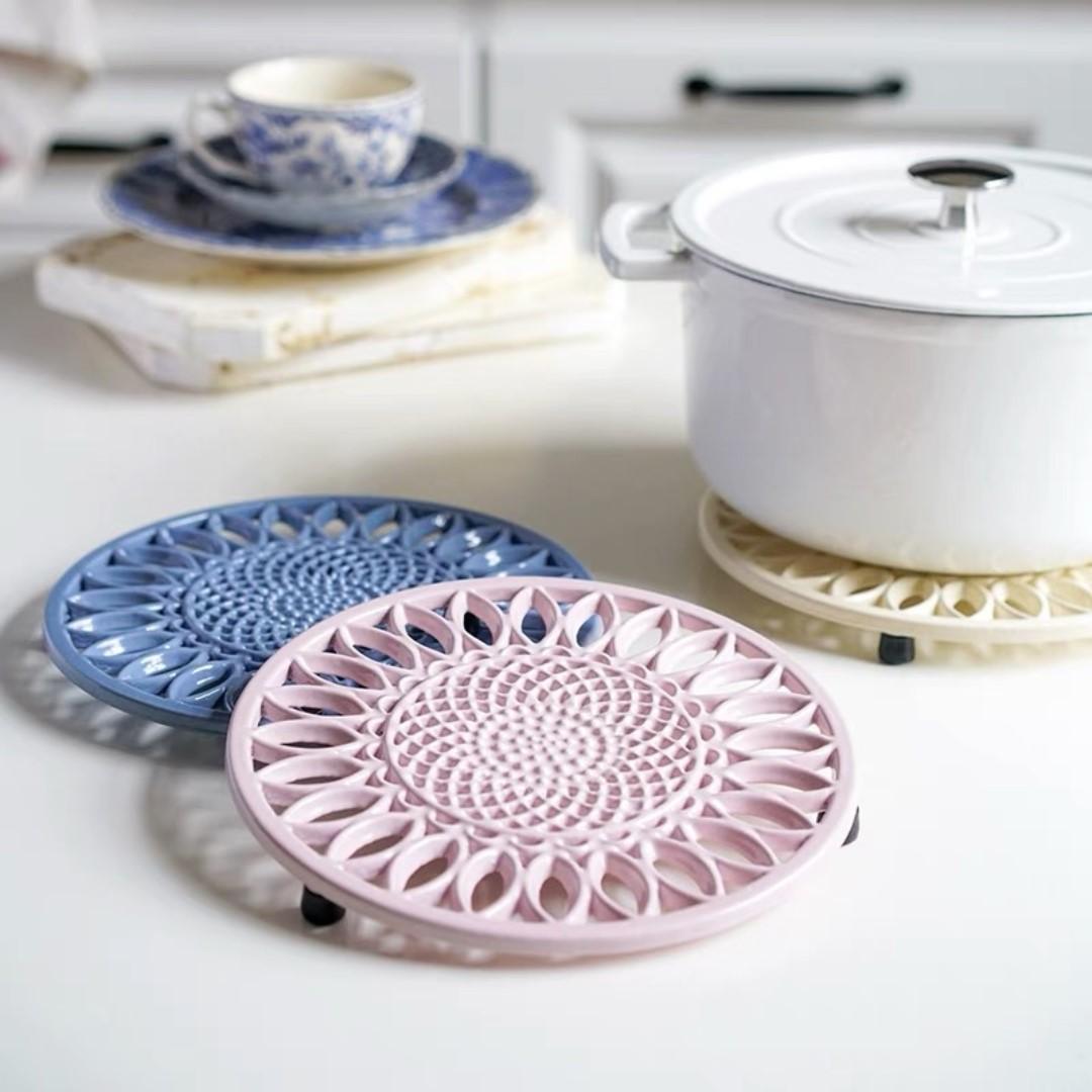 Enameled Cast Iron Trivet In Pretty Pastel Round Pot Stand Home