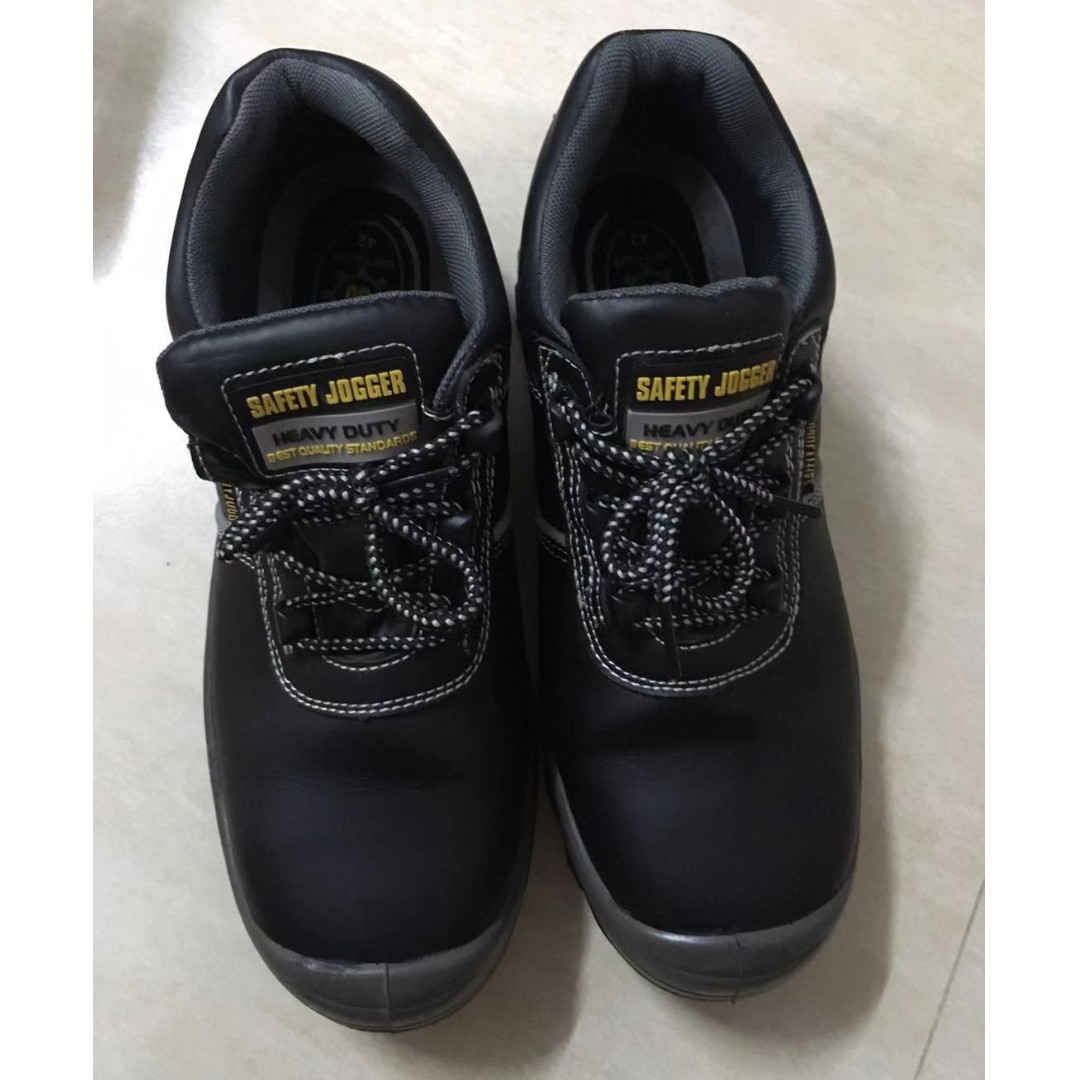 safety shoes cost