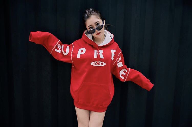 supreme spread logo hooded sweatshirt red