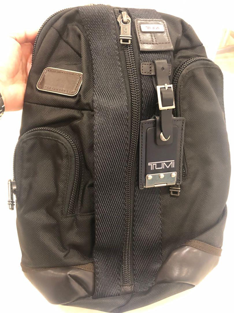 tumi alpha bravo saratoga sling