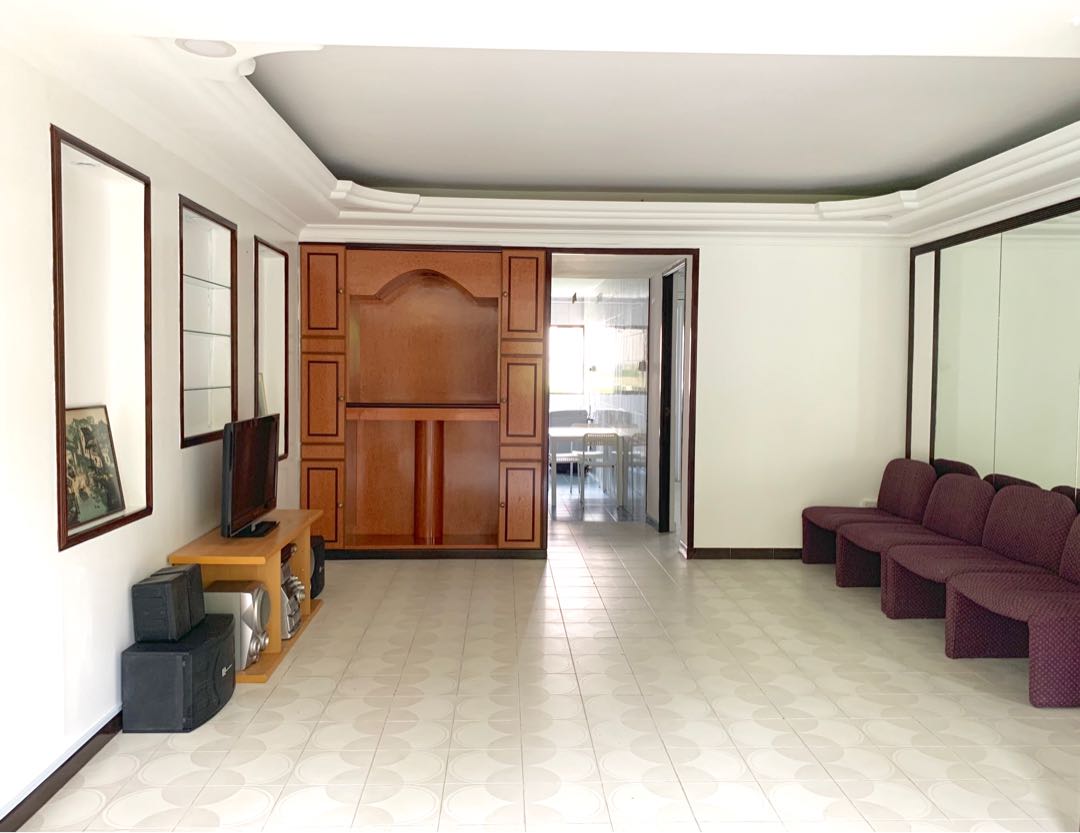 (Category: ) located in . Submitted by r058229a (Listing ID 248644268, Image 1). Description: .