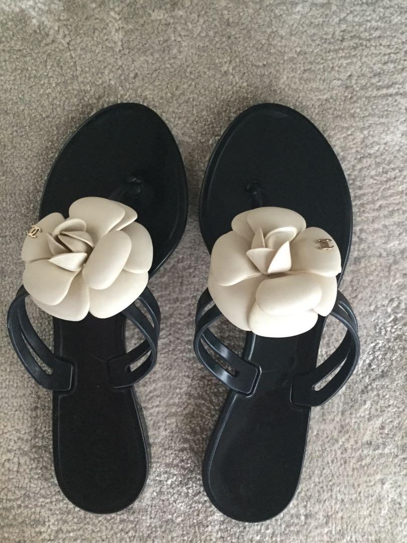 Chanel Camellia Sandals, Women's Fashion, Footwear, Flats on Carousell